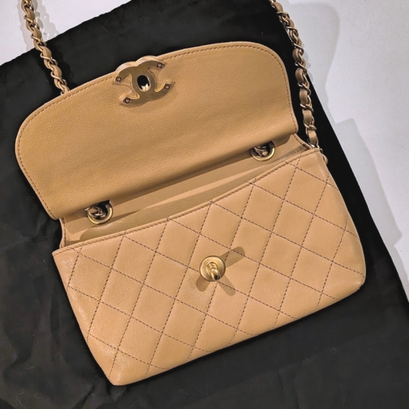 CHANEL CC 2019 Beige Flap Crossbody Shoulder Bag✨ - Picture 7 of 12